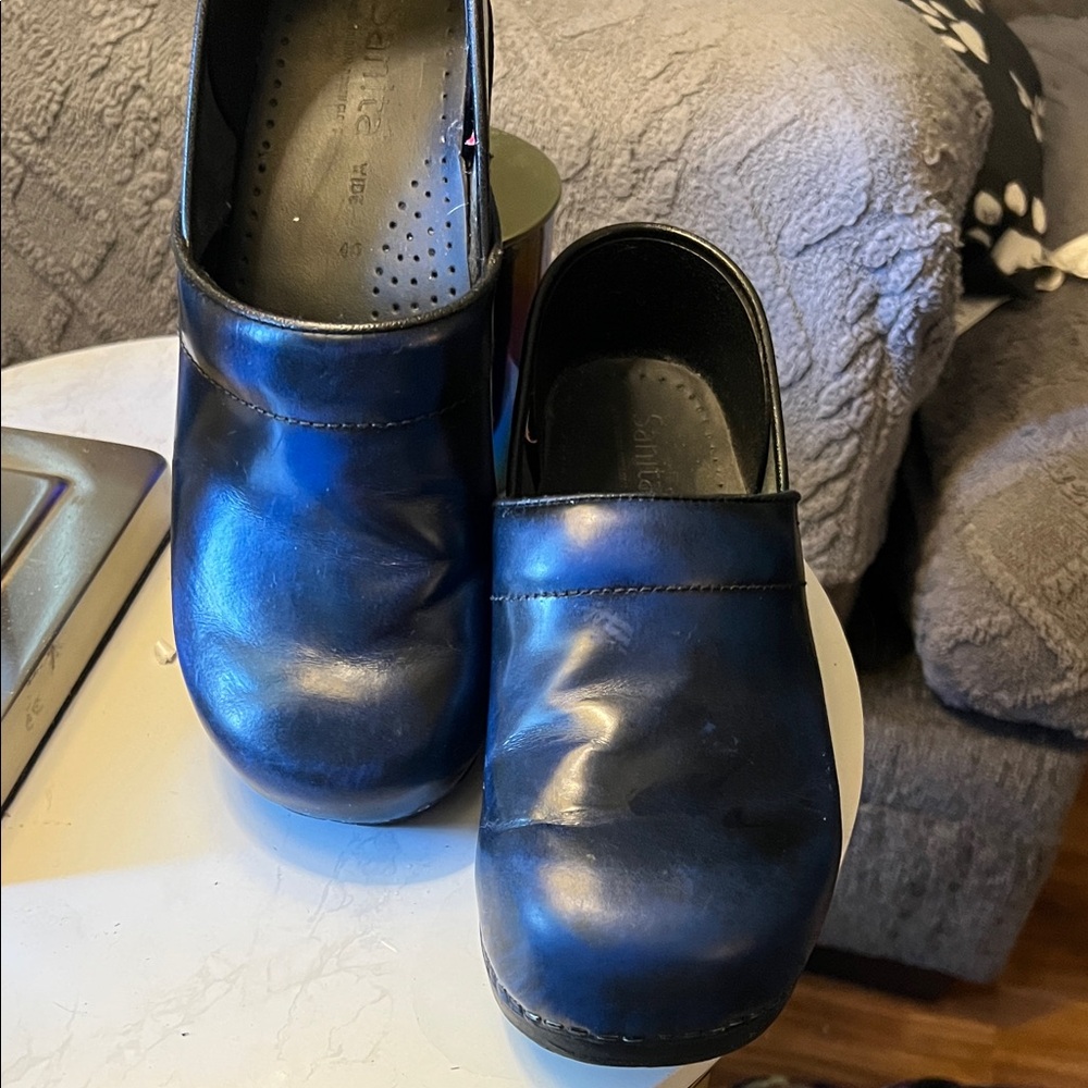 Navy Sanita Clogs